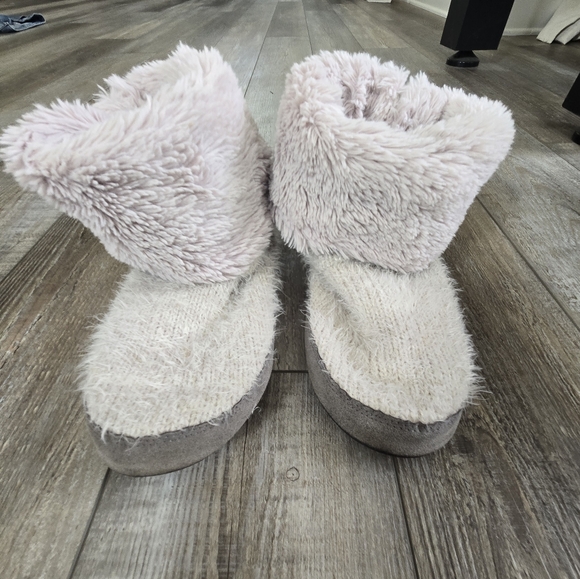 Muk Luks Slippers Light Pink Blush and Gray 9- 10 - Picture 4 of 8